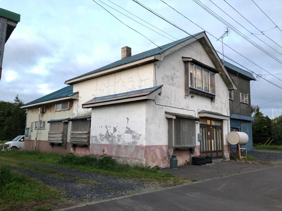 Poor And Shabby Guesthouse "Utaratoikan" Teshio Exterior photo